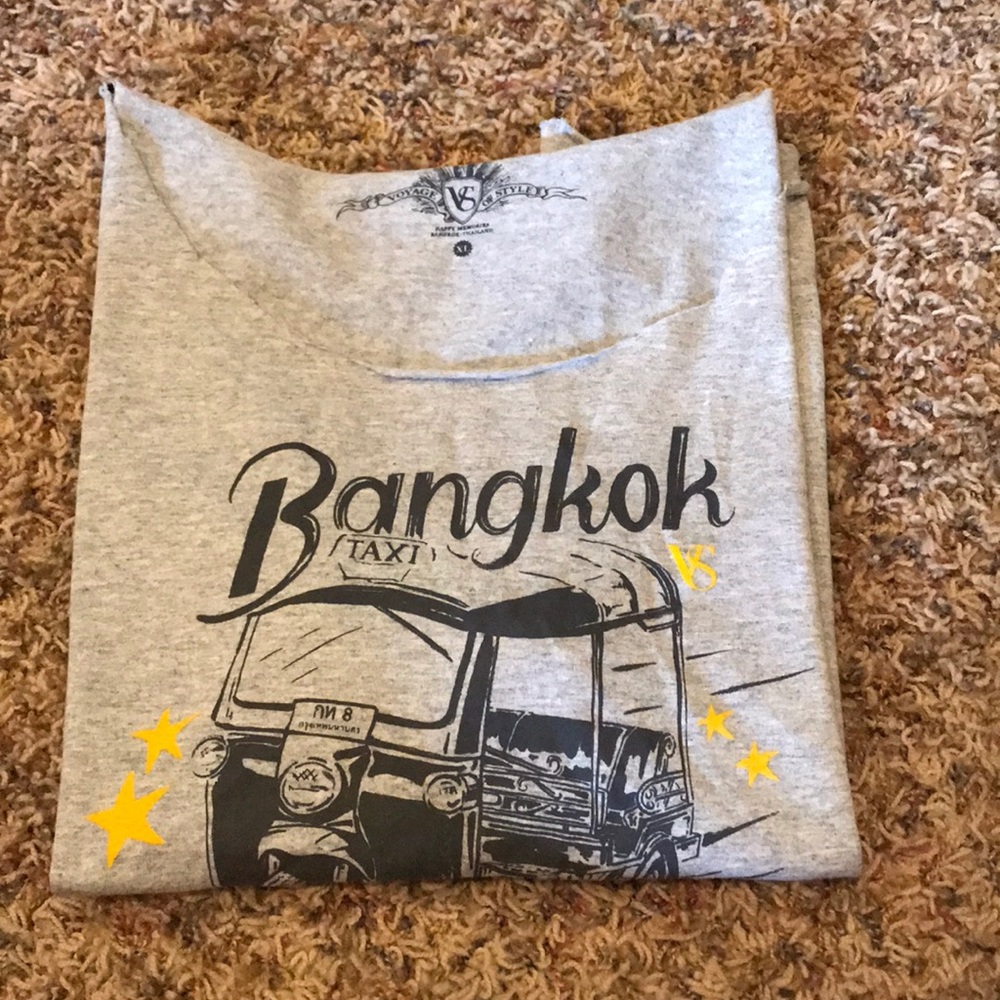 T-Shirt with cut neck design